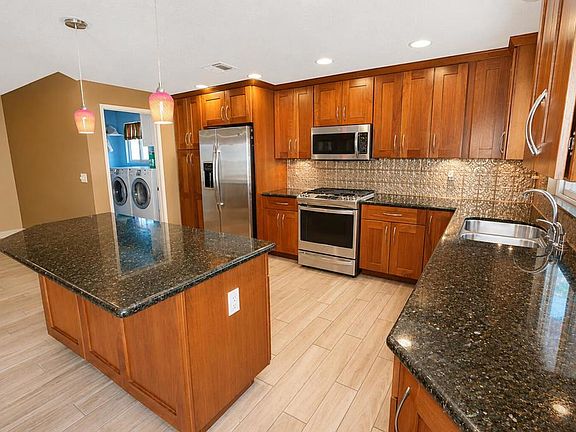 4th image of 9551 Capiland Rd