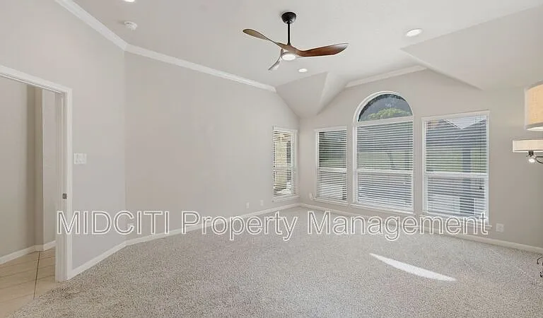 842 Santa Cruz — Photo 32