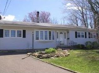 23 Amherst Ct, Parlin, NJ 08859