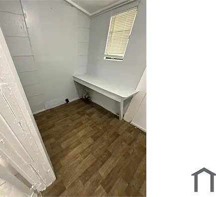 2115 Woodside St — Photo 6