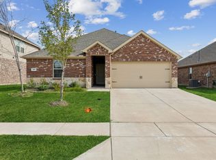 909 Emerald Gate Dr, Princeton, TX 75407