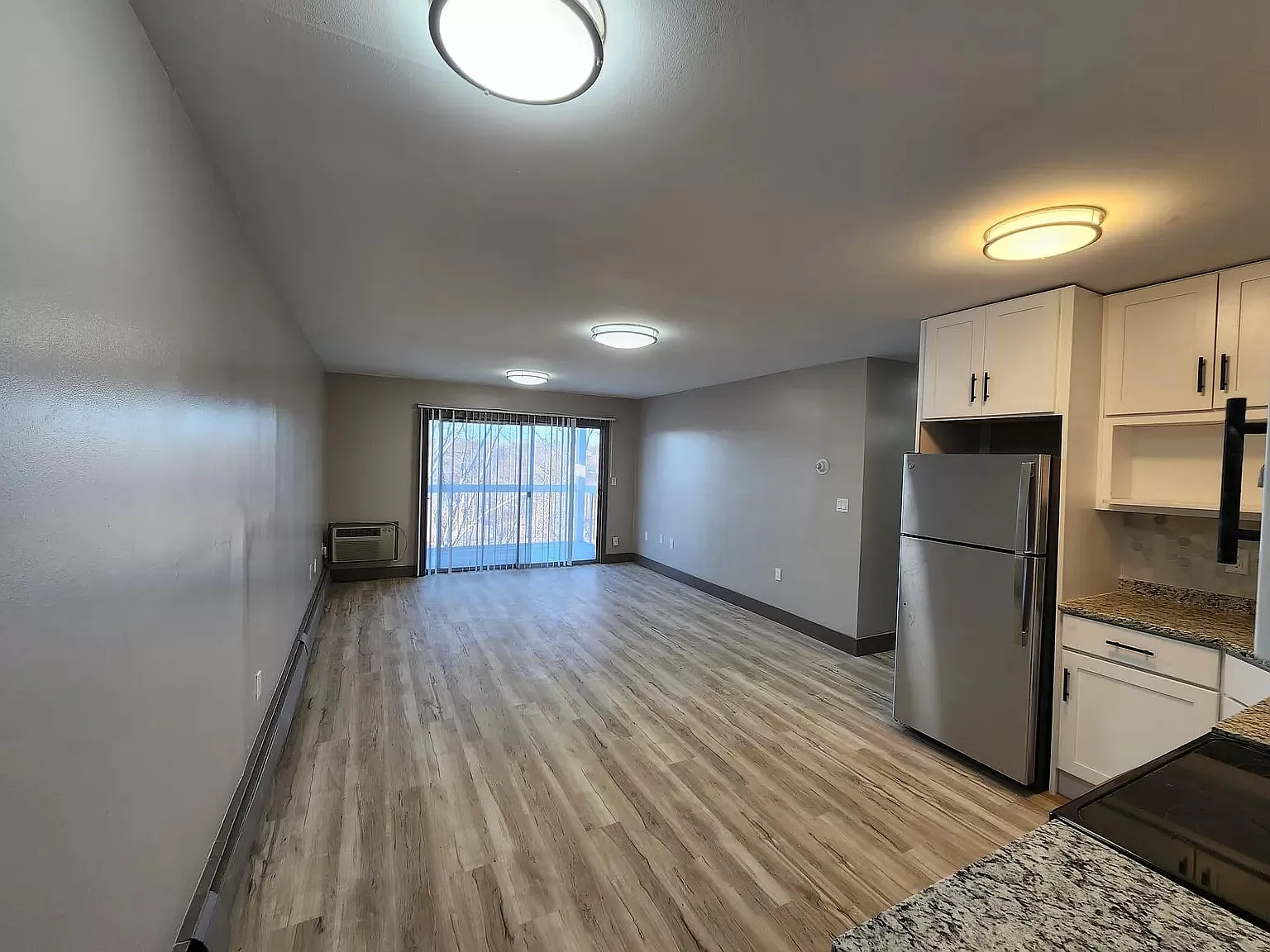 1 bed, 700 sqft, $1,604 — Photo 4