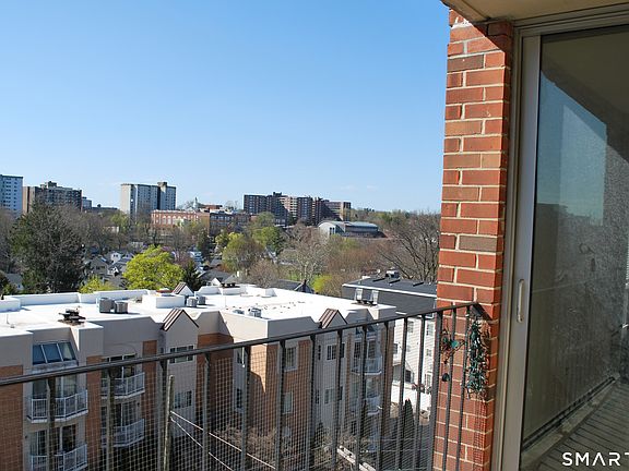 2nd image of 87 Glenbrook Rd APT 7G