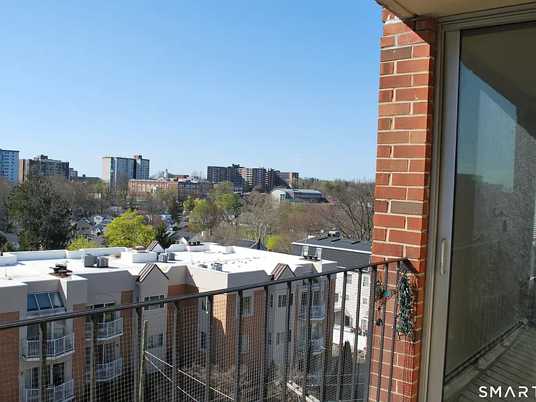 87 Glenbrook Rd #7G — Photo 2