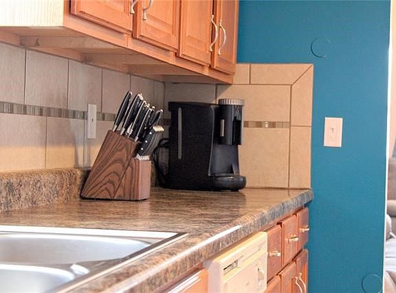 3rd image of 4220 NE 44th St