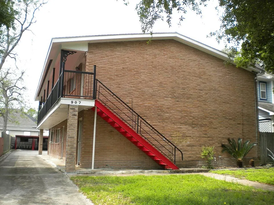 solid brick building that has never flooded on the beautiful boulevard in the Heights!