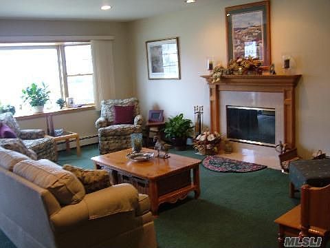 5th image of 28 Dogwood Ln