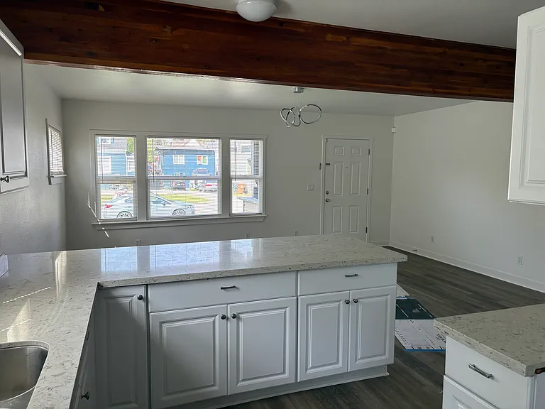 1043 S State St #A — Photo 4