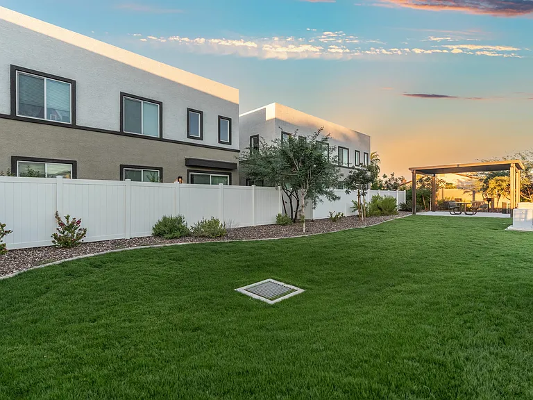 Elevate on Vineyard Townhomes — Photo 15