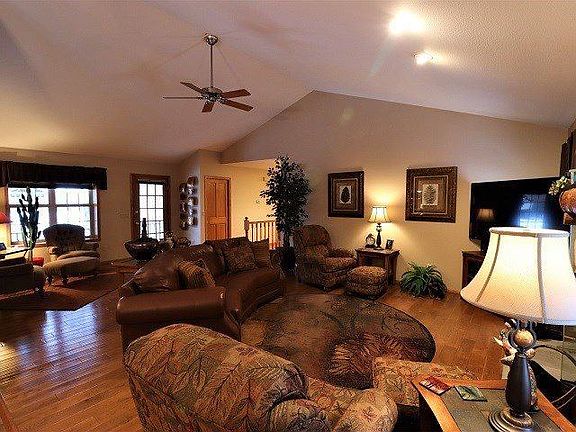 4th image of 6910 Arbor Haven Ln
