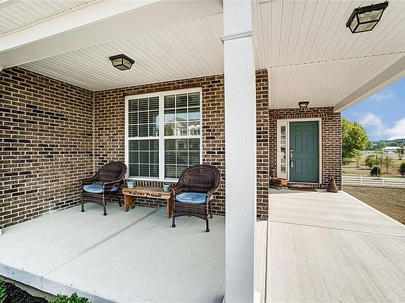 2nd image of 1052 Lancashire Dr