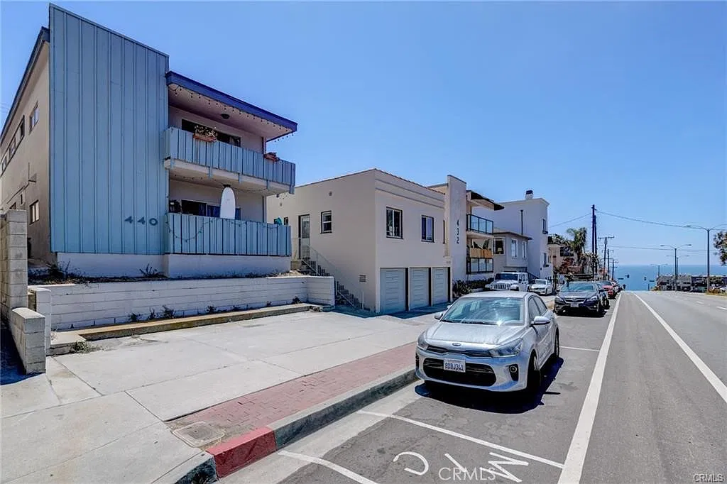 2 bed, 750 sqft, $3,300 — Photo 1