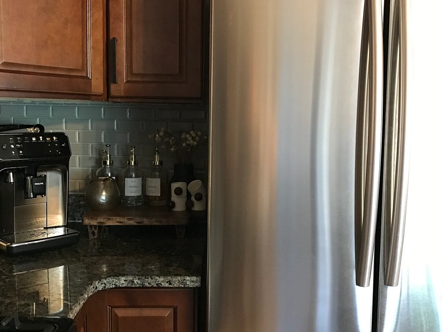 3 bed, 1.5 bath, 1320 sqft, $2,500 — Photo 3