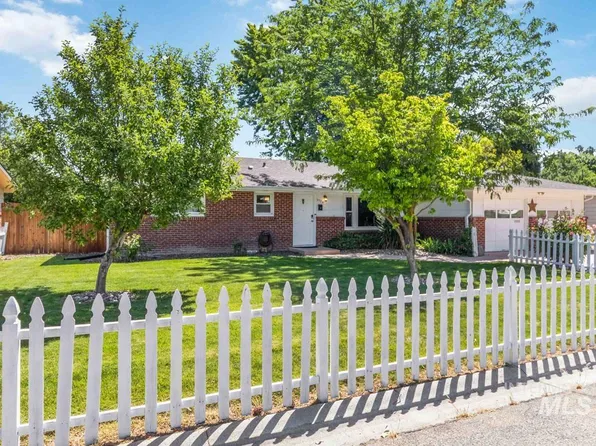 2724 S Meadowbrook Dr, Boise, ID 83705
