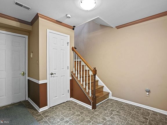 2nd image of 2442 Garnett Dr
