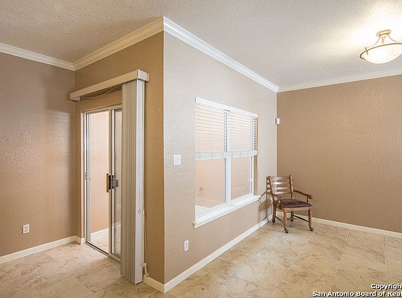 5th image of 1647 Honeysuckle Ln