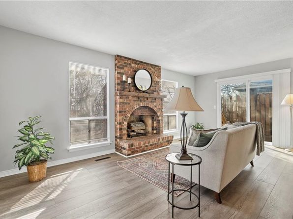 overland-park-kansas-75673854 picture