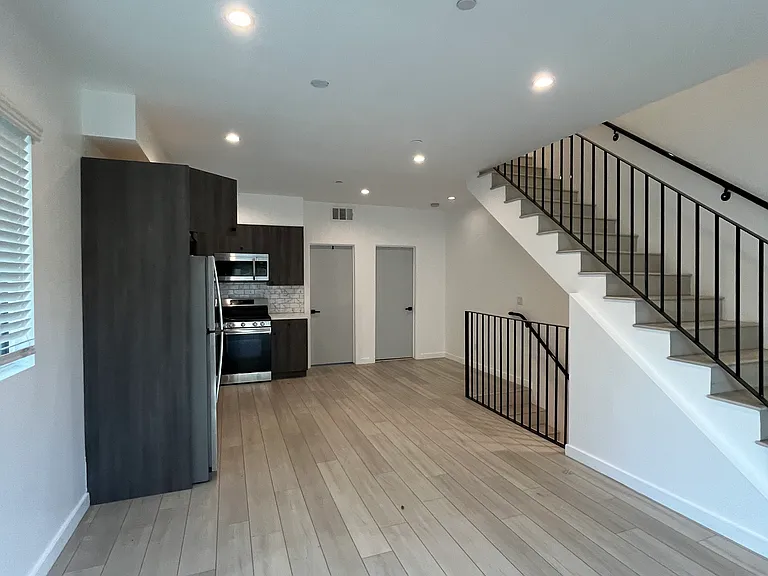246 N Dillon St #246 — Photo 3