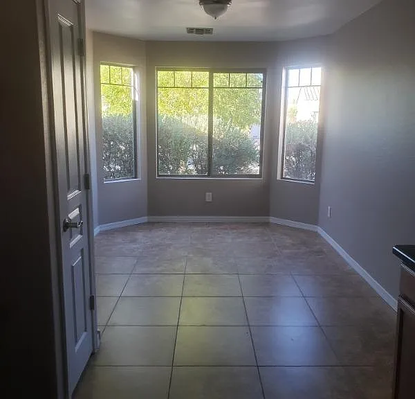743 E Wolf Hollow Dr — Photo 1