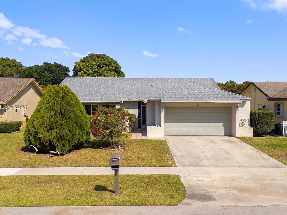 1st image of 10681 Greenbriar Ct