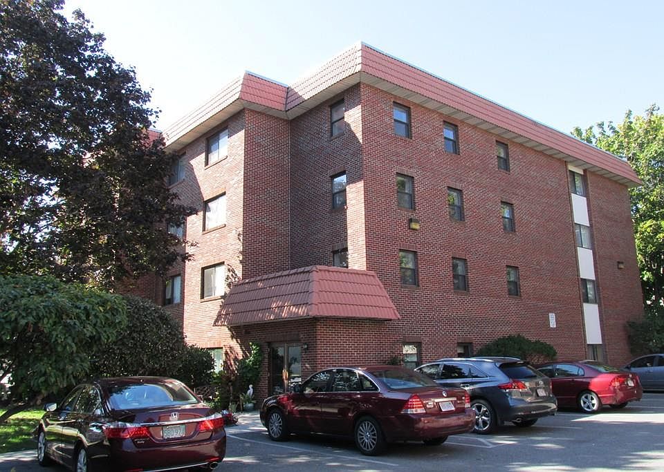 1st image of 8 Nahant Pl Unit 404