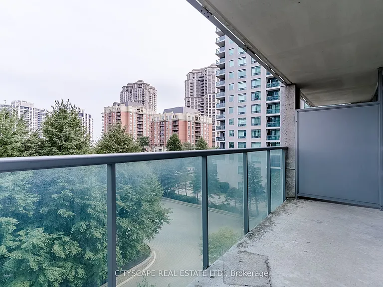 18 Harrison Garden Blvd #406 — Photo 27