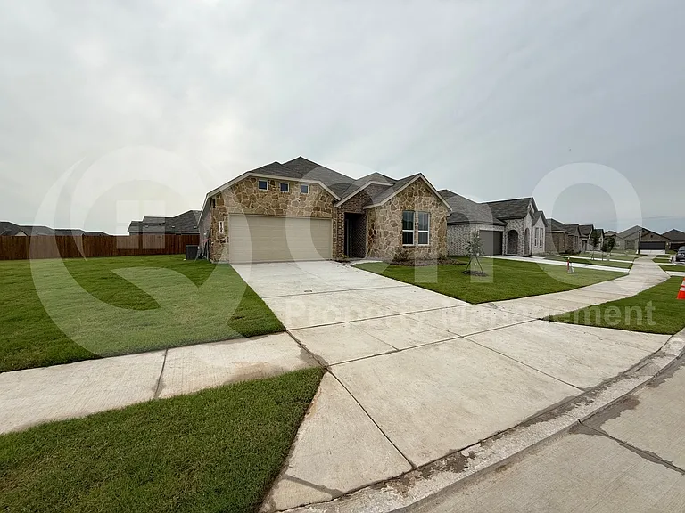 5105 Auburn Trace Ln — Photo 1