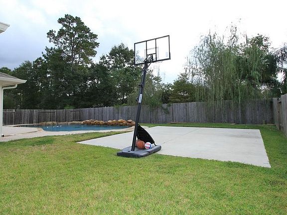 4th image of 6122 Riverchase Glen Dr
