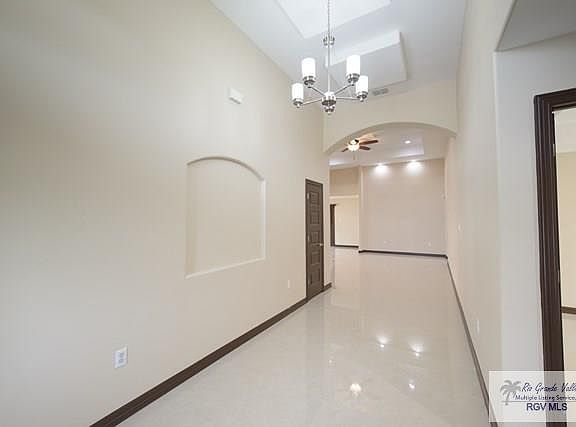 2nd image of 7039 Lago Vista Blvd