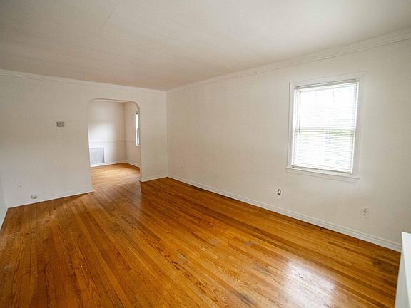3rd image of 8703 Commonwealth Blvd