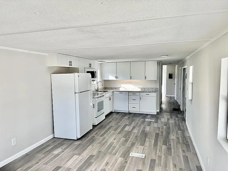 914 Pecan Cir — Photo 4