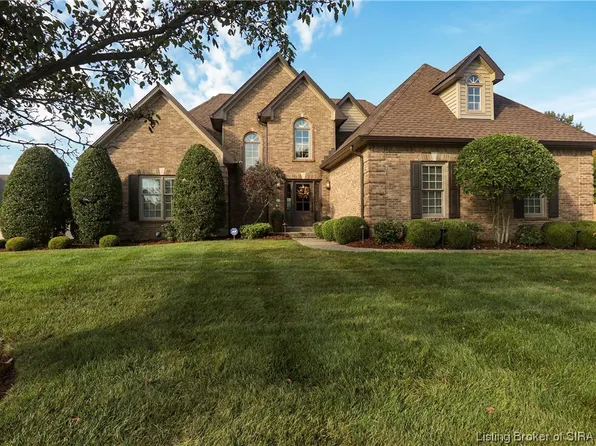 1002 Plum Ridge Drive, Sellersburg, IN 47172