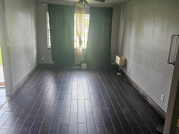 2nd image of 6710 Los Angeles St