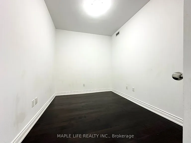 388 Yonge St #6110 — Photo 7