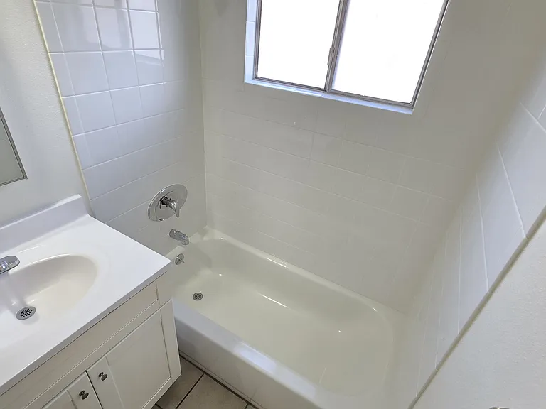11503 Asher St #10 — Photo 6