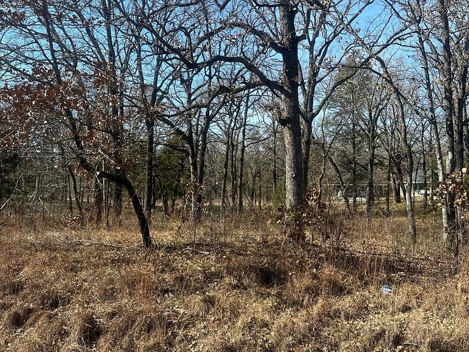 2nd image of 176 Oak Trail St