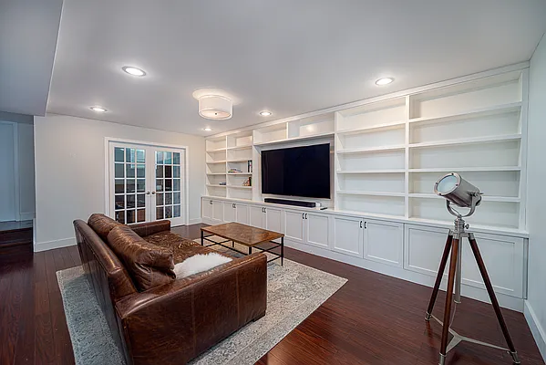 Sold by Compass | media 8