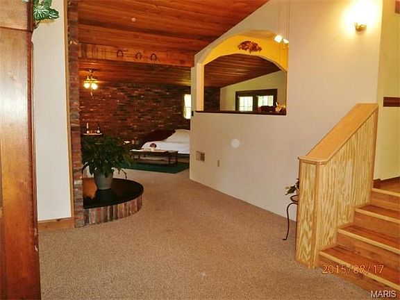 4th image of 320 Malone Dr