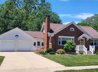 1060 Brown Ave, Galesburg, IL 61401