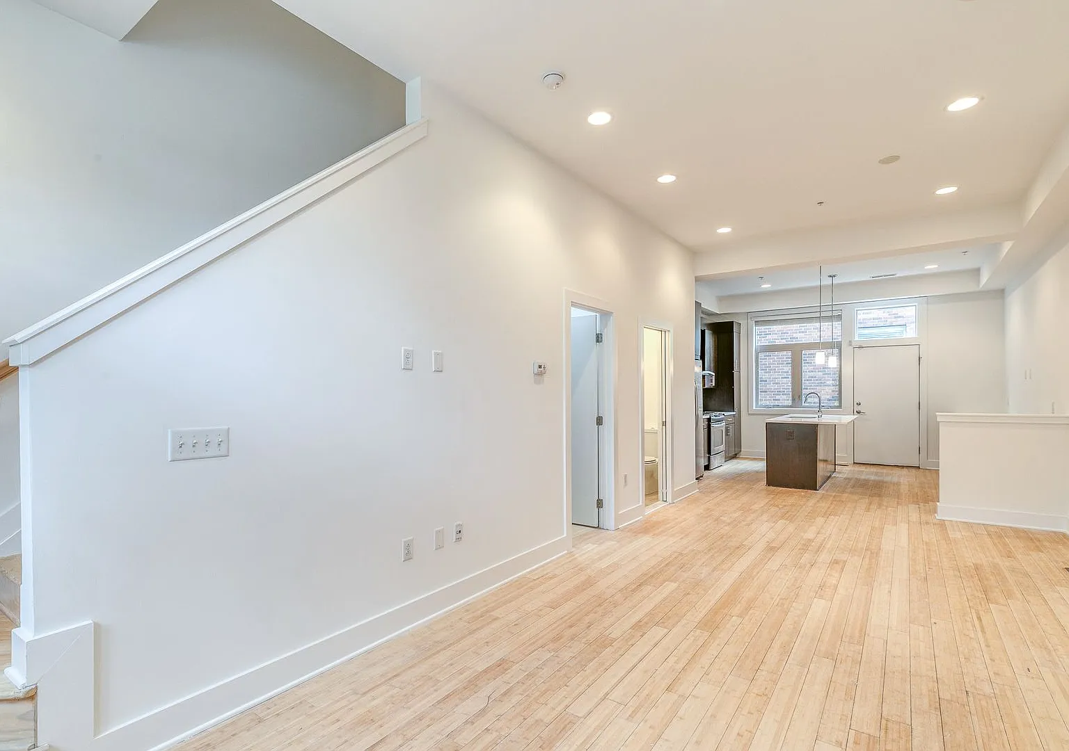 Northern Liberties Townhome with Parking — Photo 4