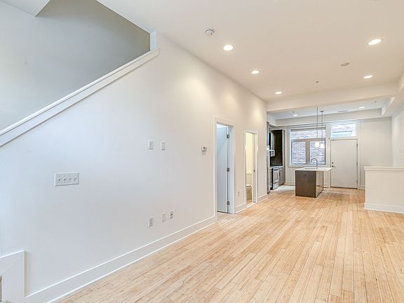 4th image of 412 N Front St Unit 15