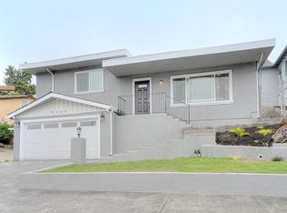 8390 Golf Links Rd, Oakland, CA 94605