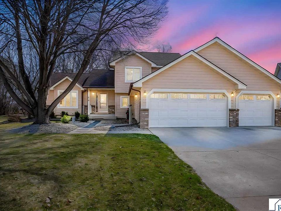 1st image of 820 Menk Dr