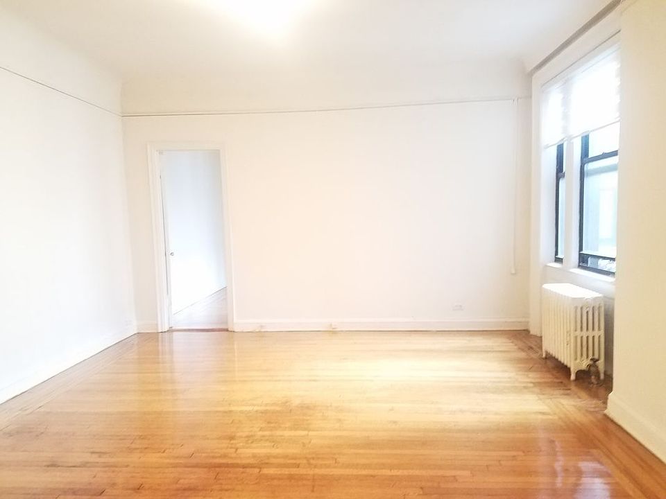 1st image of 515 Cathedral Pkwy Space 2