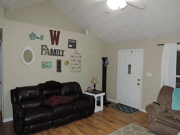 2nd image of 82 Bush Ct