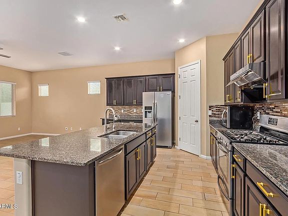 2nd image of 1111 E Regent Dr