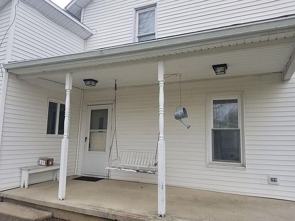 2nd image of 115 W Elm St