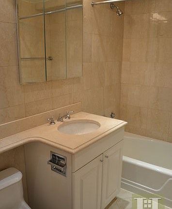 4th image of 60 W 57th St APT 9A