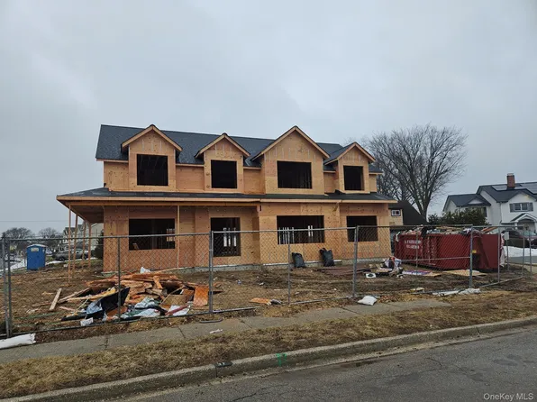 37 Star Lane, Levittown, NY 11756