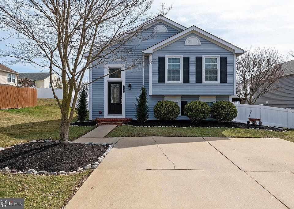 1st image of 885 Avon Dr